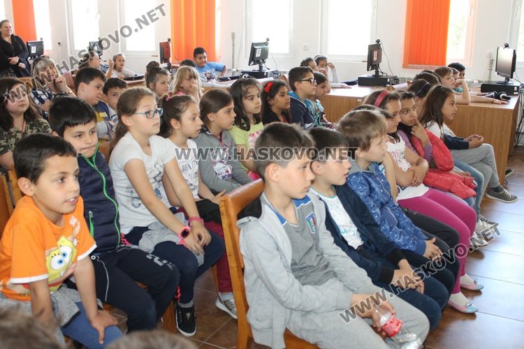 Каравеловци станаха "Пътешественици с книга в ръка по света" 