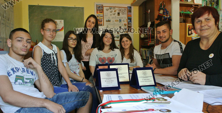 Етнографите на Нели Арнаудова с първи места в Национални конкурси