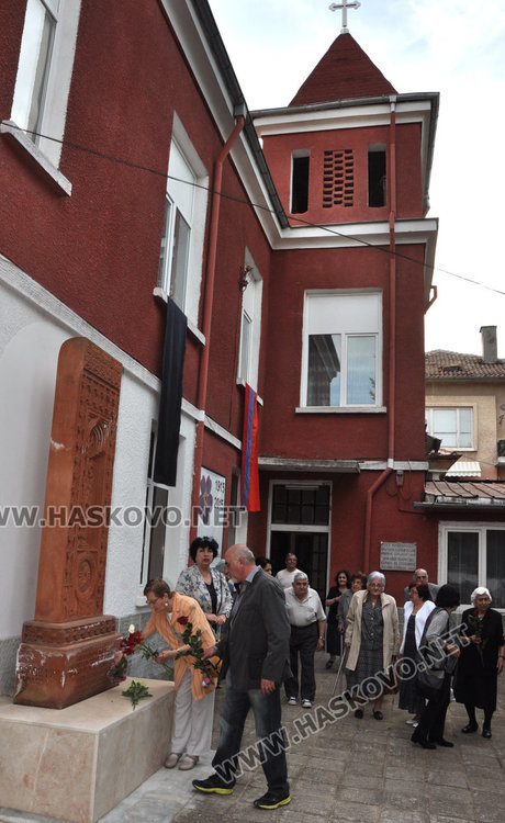 Арменците в Хасково почетоха 103 г. от геноцида над сънародниците си