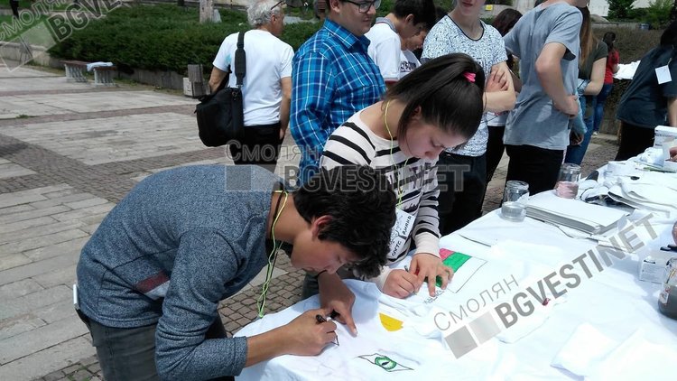 „Таланти в действие“ показват как учениците от Смолян си представят кариера чрез творчество