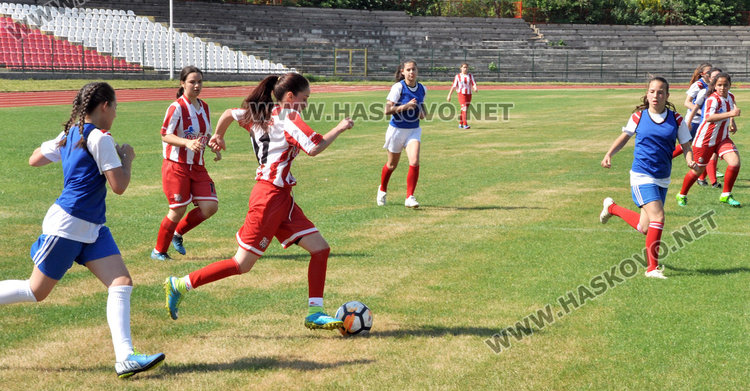 Футболистките на Хасково разгромени от Златоград, готвят се за среща с Лестър