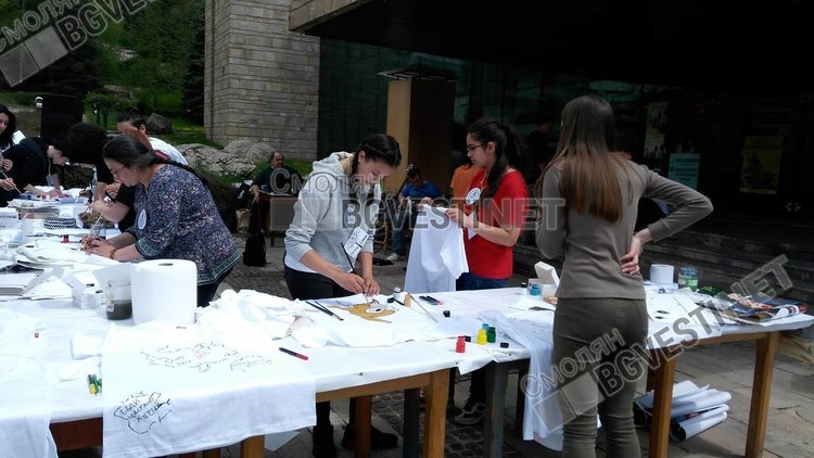 „Таланти в действие“ показват как учениците от Смолян си представят кариера чрез творчество