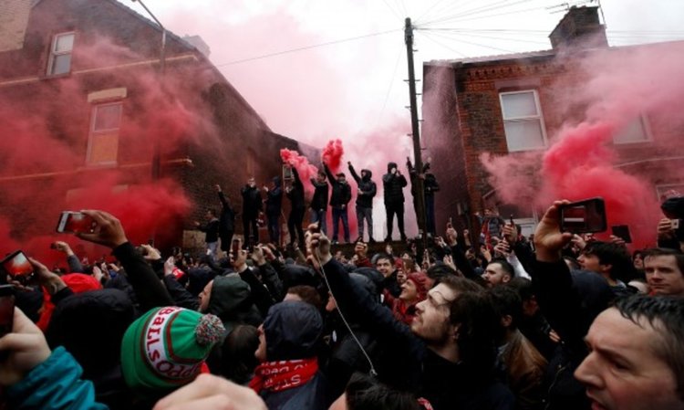 Фенове на "Рома" и "Ливърпул" окървавиха мача