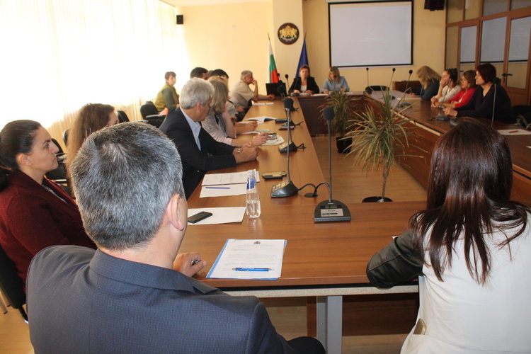 Комисията по заетост  в Кърджали одобри 75 субсидирани работни места