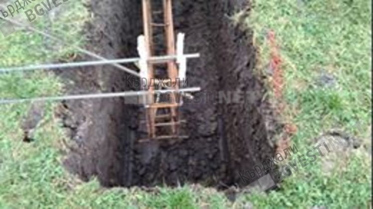 Железа стърчат в Градската градина, майки алармират за необезопасени фундаменти