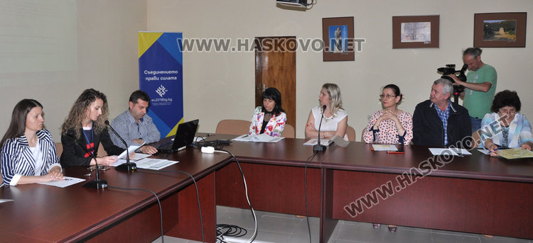 Областна администрация и общините търсят 72 работници за половин година