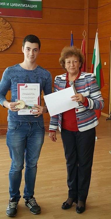 Виктор Костадинов от Езиковата гимназия отличник на Националната олимпиада по история и цивилизация
