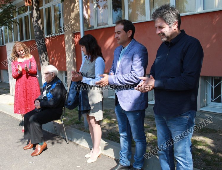 Славейковци почетоха днес своя патрон