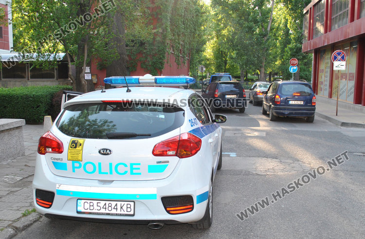 Претарашеното Мицубиши с незаконни номера, водачът без книжка