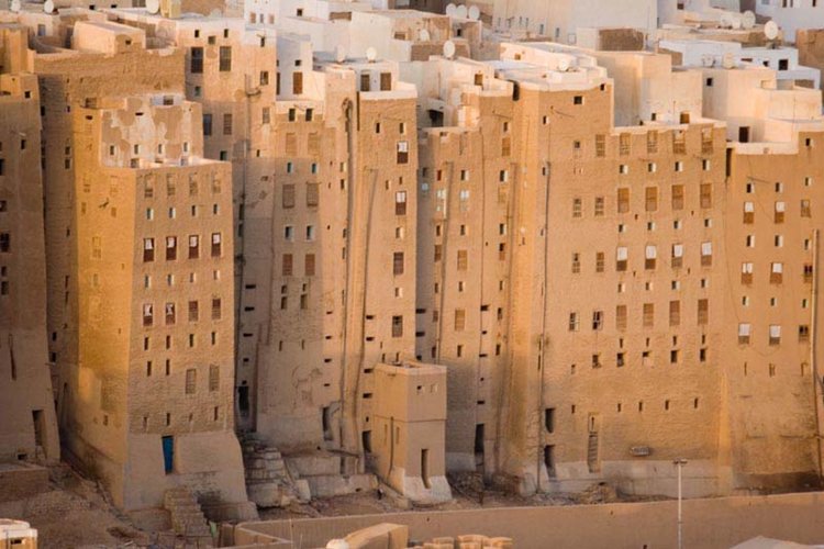 Древните глинени небостъргачи. Манхатън в пустинята