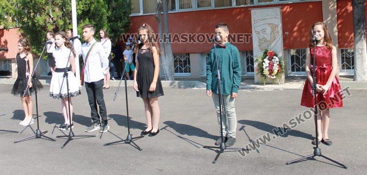 Славейковци почетоха днес своя патрон