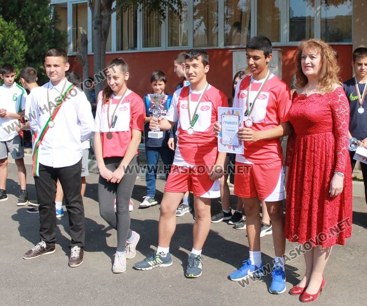 Славейковци почетоха днес своя патрон