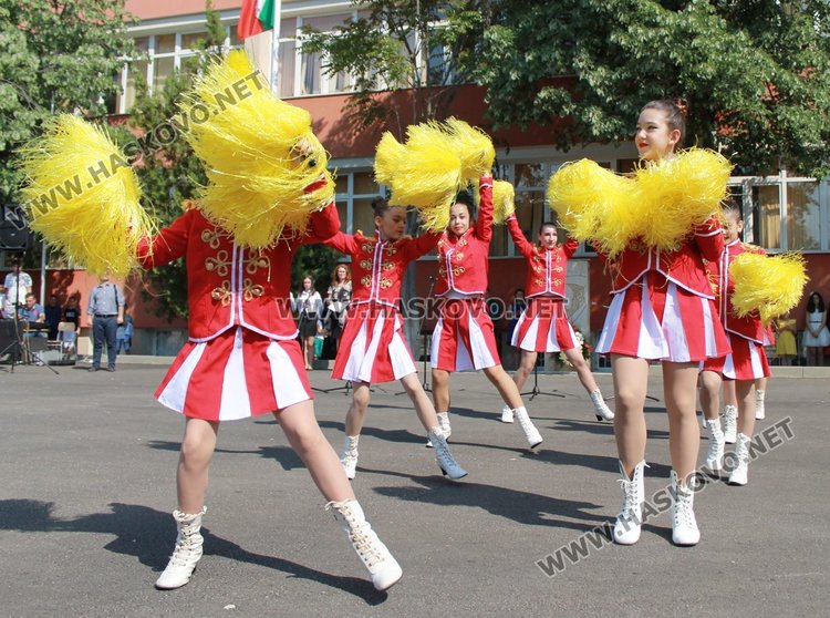 Славейковци почетоха днес своя патрон