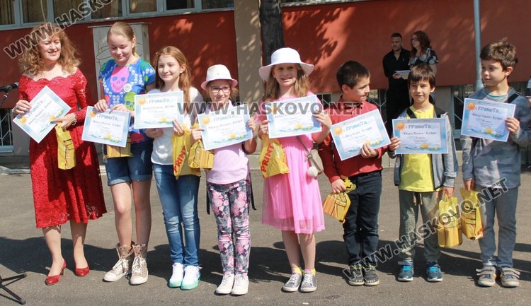 Славейковци почетоха днес своя патрон