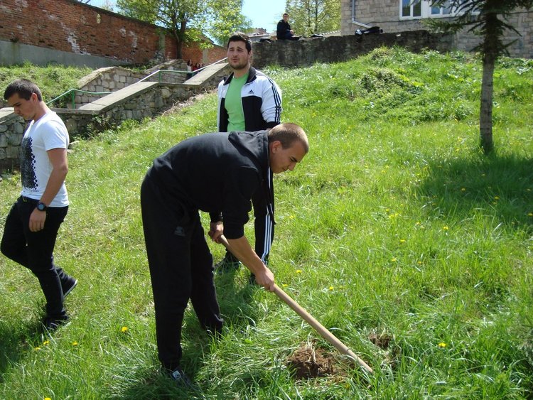Гимназия в Смолян посвети цяла седмица в чест на Деня на Земята