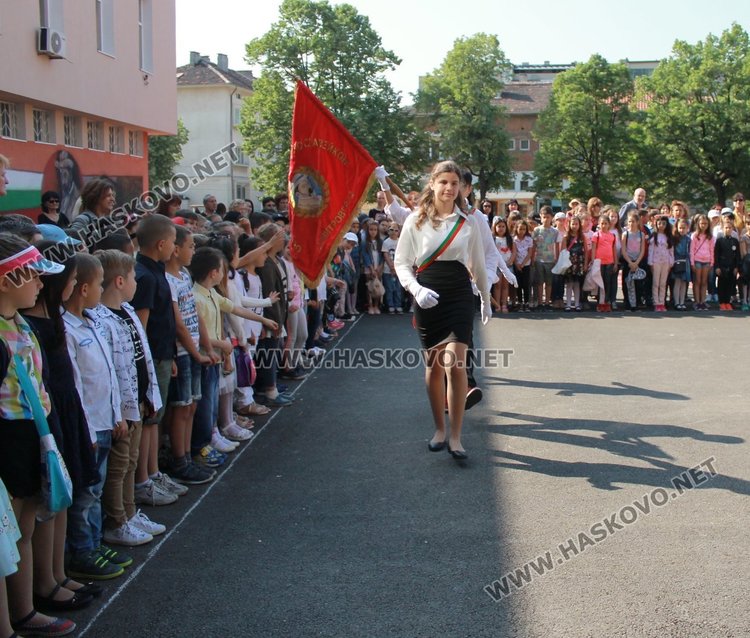 Славейковци почетоха днес своя патрон