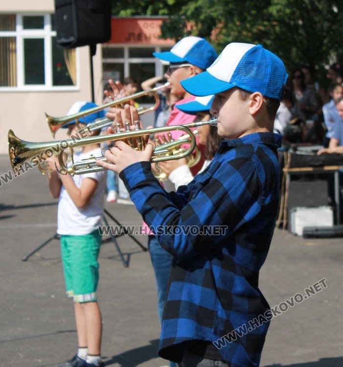 Славейковци почетоха днес своя патрон