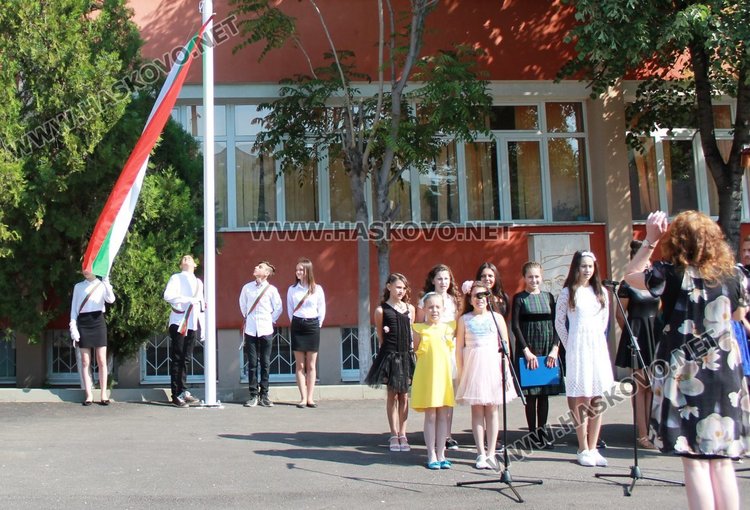 Славейковци почетоха днес своя патрон