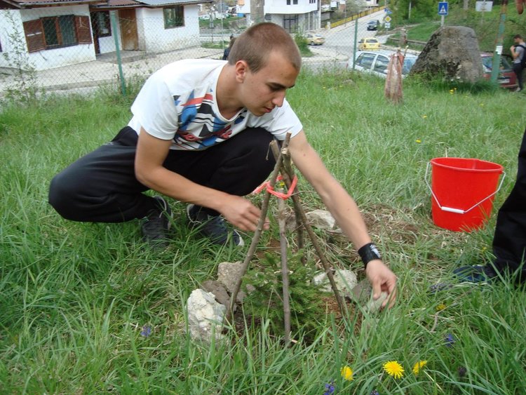 Гимназия в Смолян посвети цяла седмица в чест на Деня на Земята