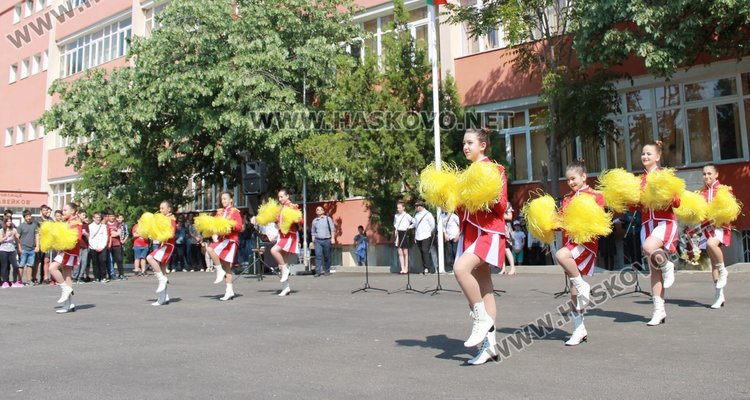 Славейковци почетоха днес своя патрон