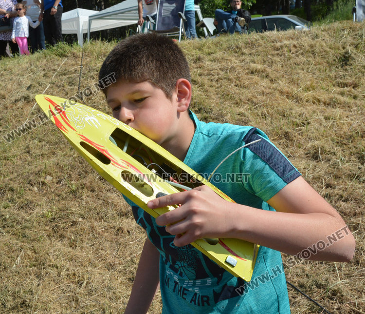 55 мини кораба плаваха край Харманли