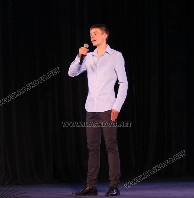 С тържествен концерт СУ "Любен Каравелов"  отпразнува 60 години