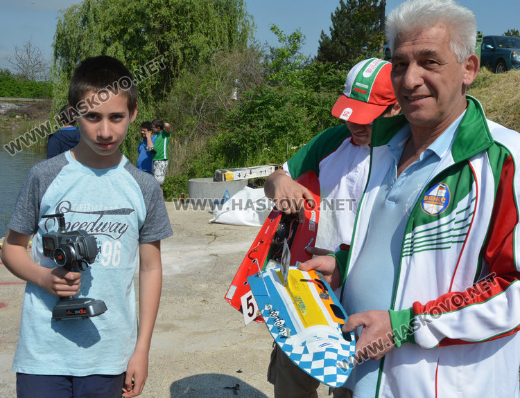 55 мини кораба плаваха край Харманли