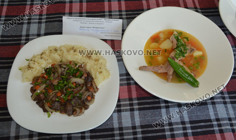 Кмет и общински съветник в кулинарна надпрева със заешки ястия