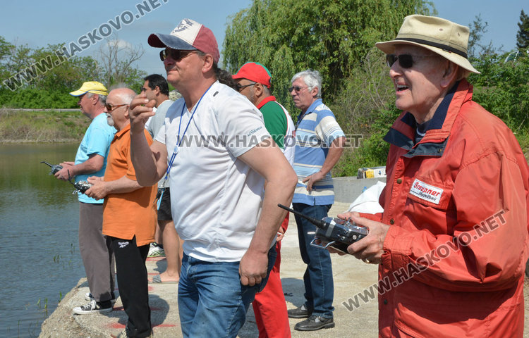 55 мини кораба плаваха край Харманли