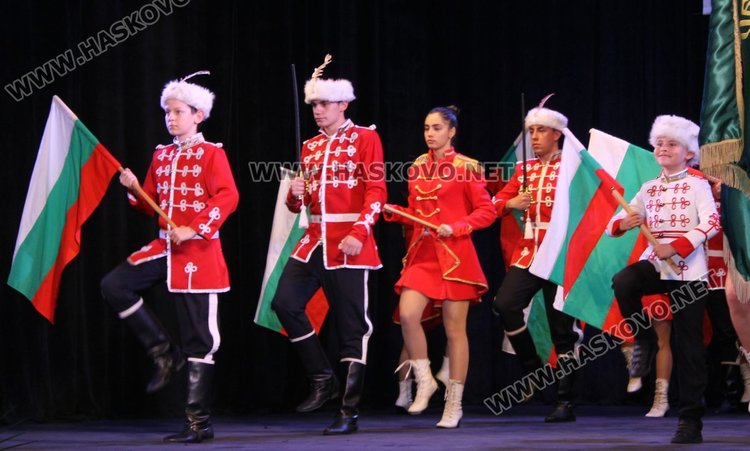 С тържествен концерт СУ "Любен Каравелов"  отпразнува 60 години