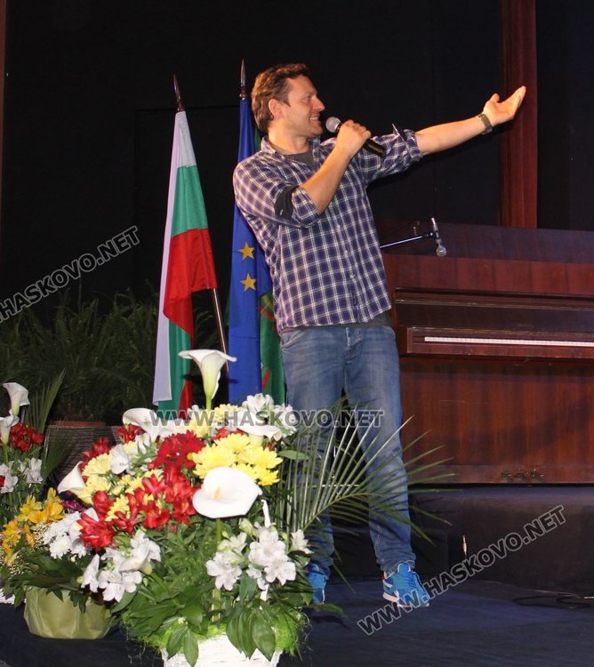 С тържествен концерт СУ "Любен Каравелов"  отпразнува 60 години