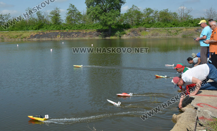 55 мини кораба плаваха край Харманли