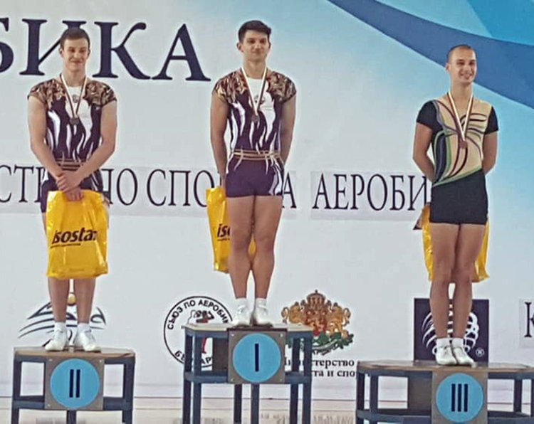 Силно представяне на „Мега спорт“ и „Виолена“ в Държавното по спортна аеробика