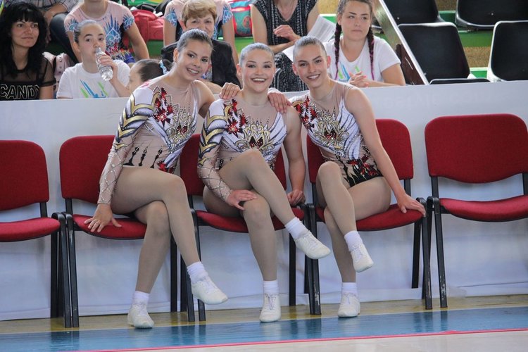 Силно представяне на „Мега спорт“ и „Виолена“ в Държавното по спортна аеробика