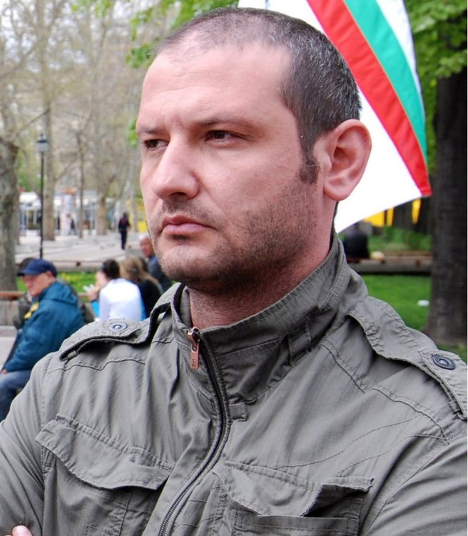 Антон Андонов