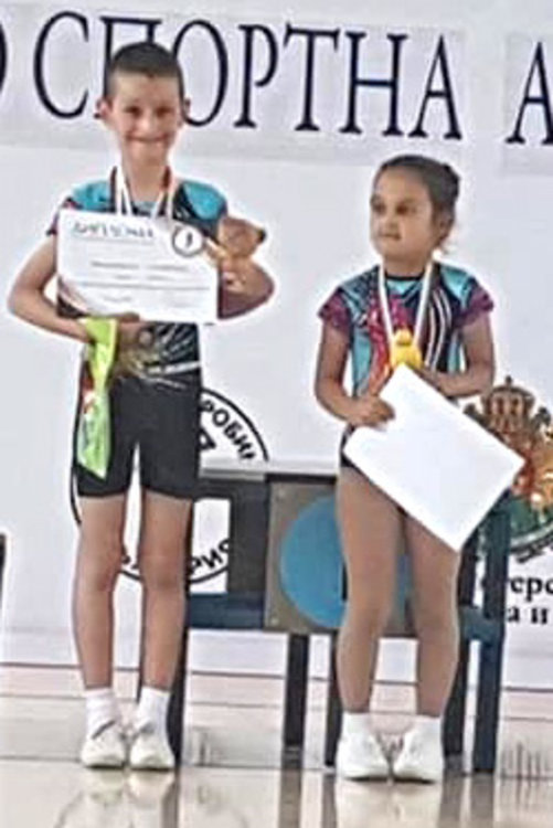 Силно представяне на „Мега спорт“ и „Виолена“ в Държавното по спортна аеробика