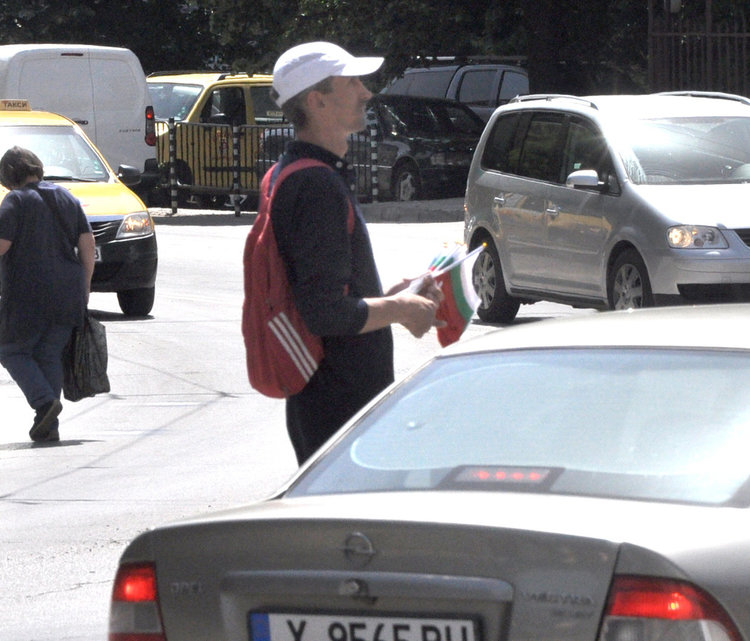 ВМРО раздава 2000 знамена в навечерието на Гергьовден в Хасково