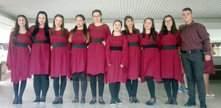 Талантливи малки певици се завърнаха с награди от конкурс за популярна песен