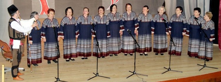 Концерт „Пролетно веселие“ напълни залата на най-голямото читалище в Смолян