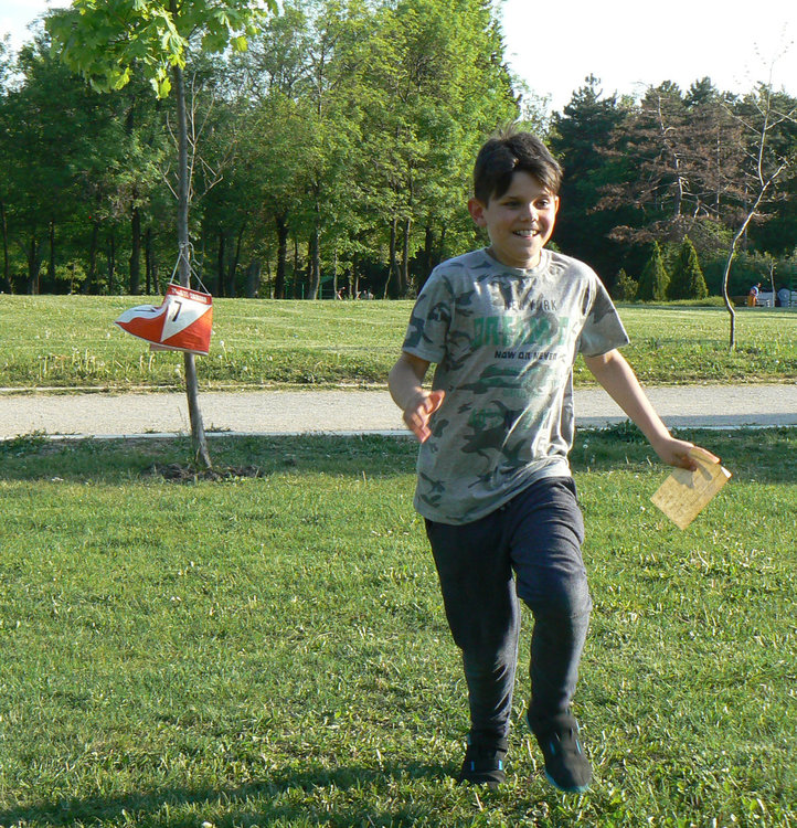 20 деца започнаха обучение по ориентиране в Хасково