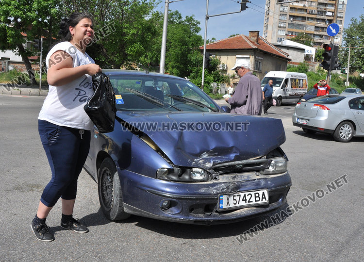 Нелепа катастрофа с бременна жена по чудо без ранени
