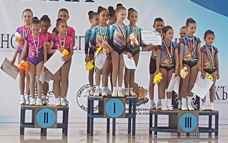 Силно представяне на „Мега спорт“ и „Виолена“ в Държавното по спортна аеробика
