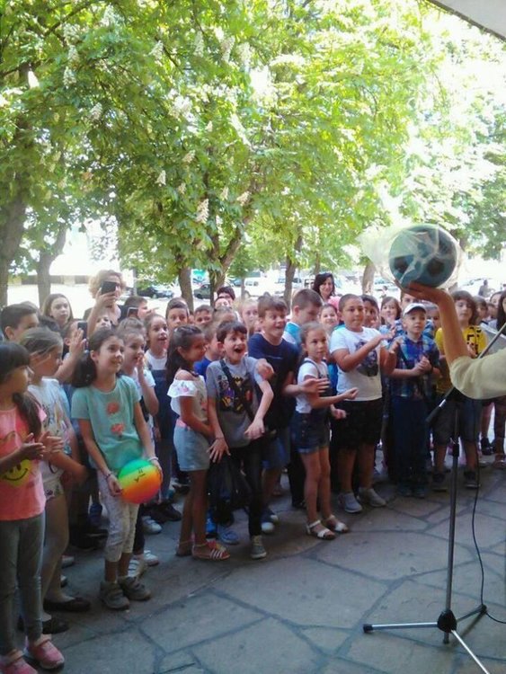 Паисиевци с конкурс „Засади цвете-сътвори красота”