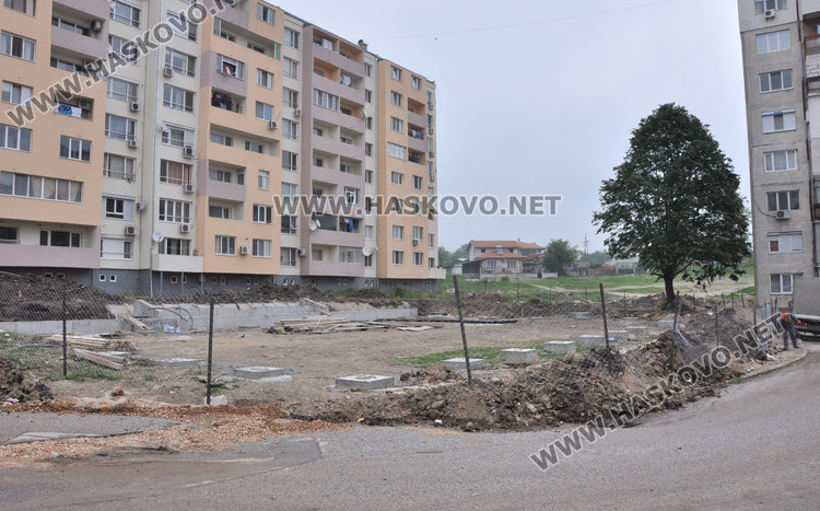 7 блока в Орфей периодично без вода за 2 седмици, започна благоустрояването в квартала