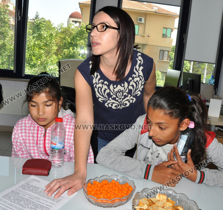 Деца учат журналистика в еТV