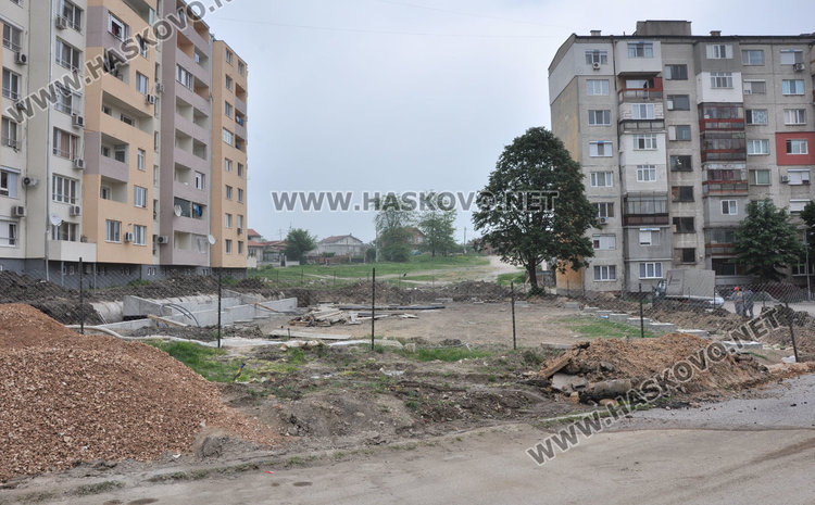 7 блока в Орфей периодично без вода за 2 седмици, започна благоустрояването в квартала