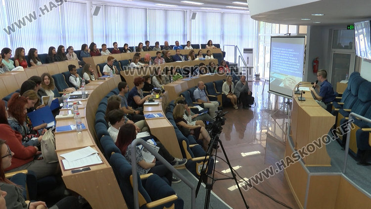 Национална младежка литературна конференция започна в Димитровград