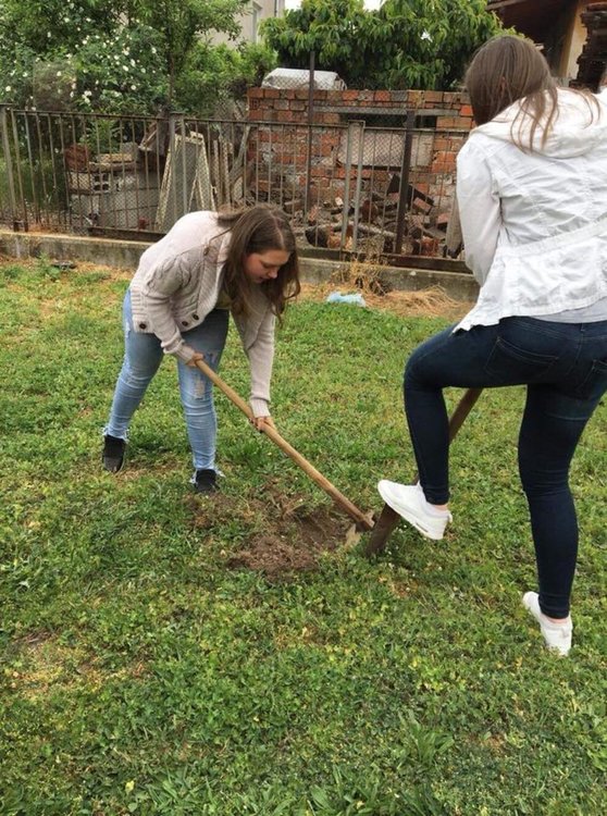 С благородни инициативи абитуриентите на „Златаров“ оставят следа