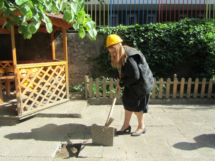 Зам.-кметът Аръчкова даде старт на големия проект за ремонт на 5 училища и една детска градина в Смолян