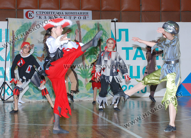 520 танцьори от страната на фестивала на камерния танц в Хасково